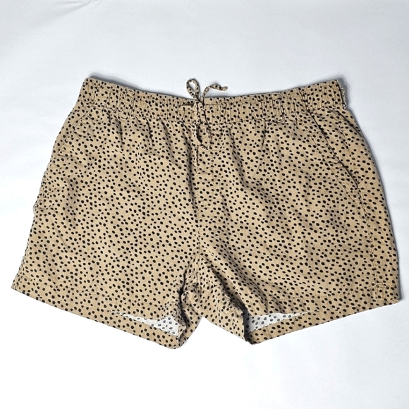 Old Navy Spotted Shorts Size XL - Picture 1 of 3